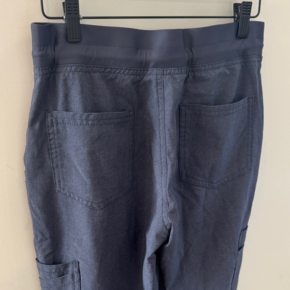 💙 Scrubletics Women’s Scrub Pants – Navy Blue
Size Small - Picture 4 of 7